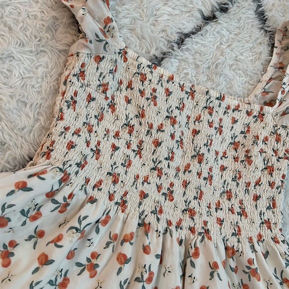 Abercrombie & Fitch ruffle top - Picture 2 of 4